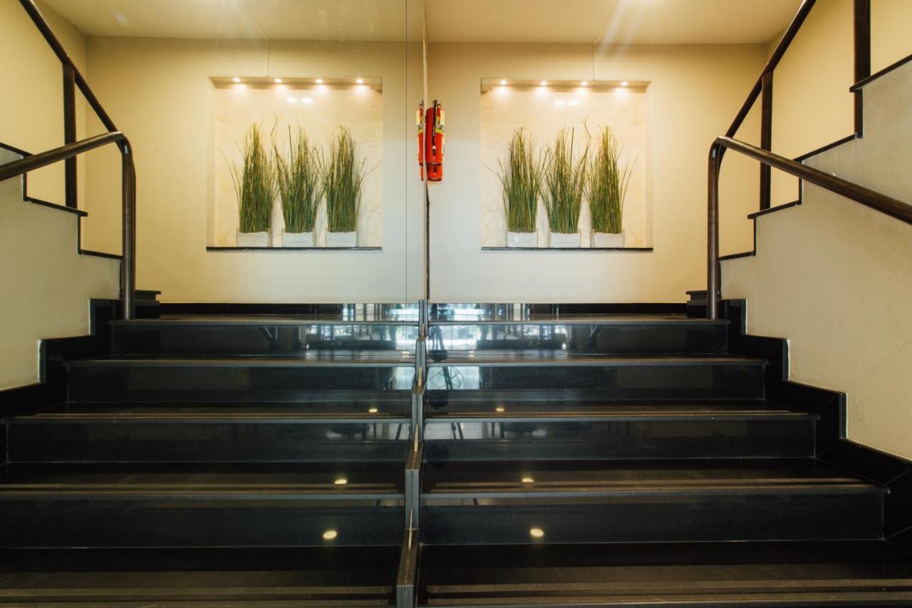 Seasons Siam Hotel Bangkok Kültér fotó